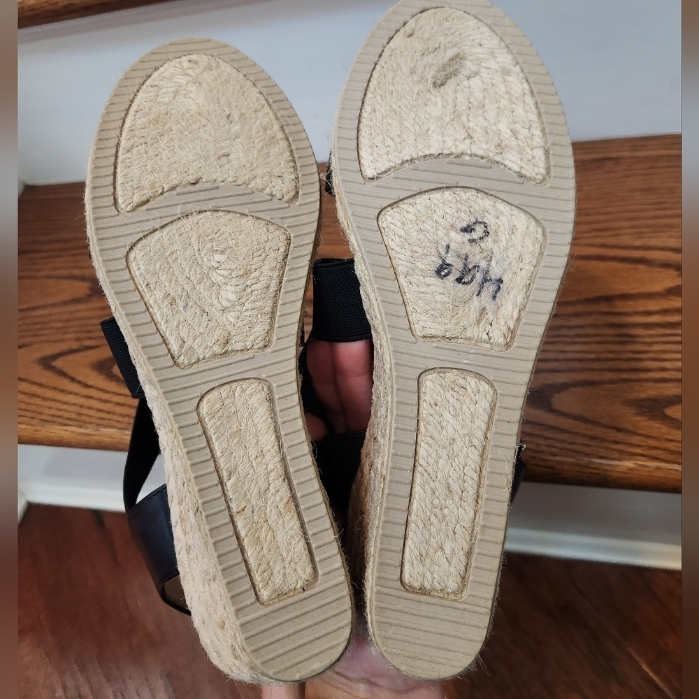 White Mountain Women's Black and Tan Espadrille Sandal Wedges, size 9 NWOB - Picture 9 of 9